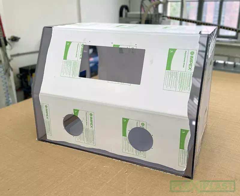 Polycarbonate box