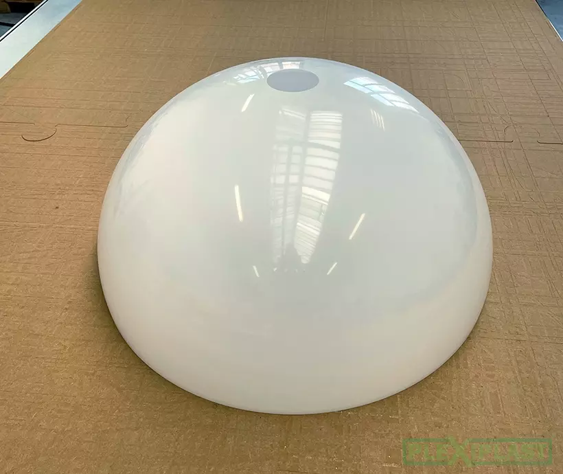 Opal hemisphere with a diameter of 900mm