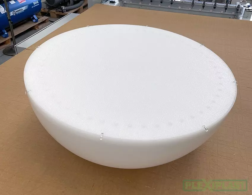 Opal hemisphere with a diameter of 900mm