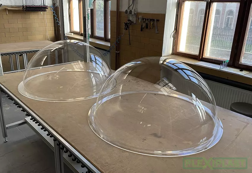 Plexiglas hemisphere with a diameter of 950mm