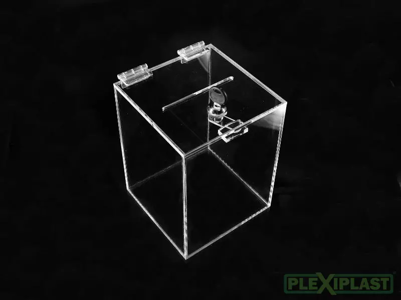 Tall box-shaped moneybox