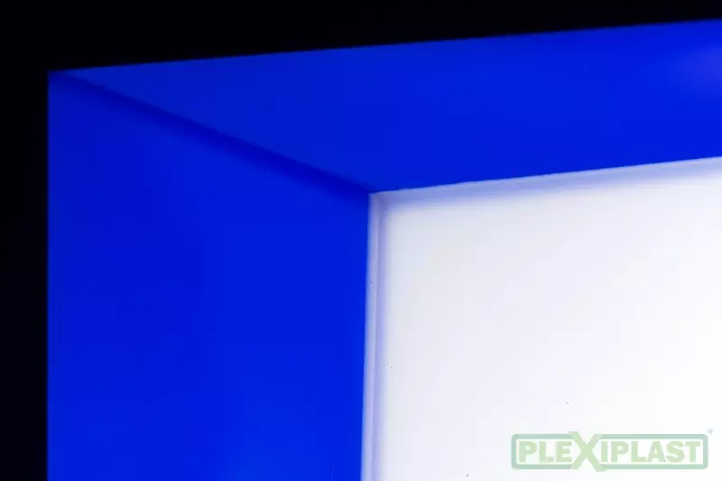 3D letter back view, detail