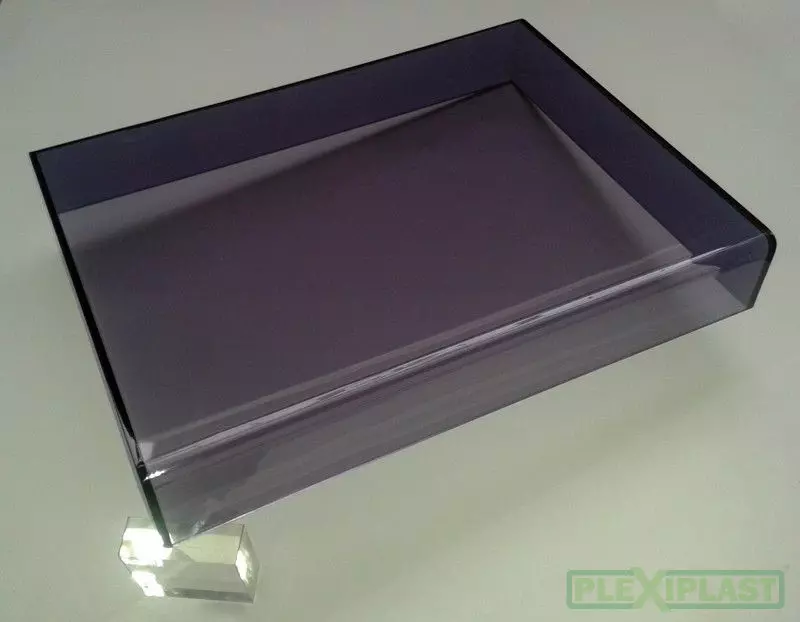 Kryt gramofonu z kouřového plexiskla