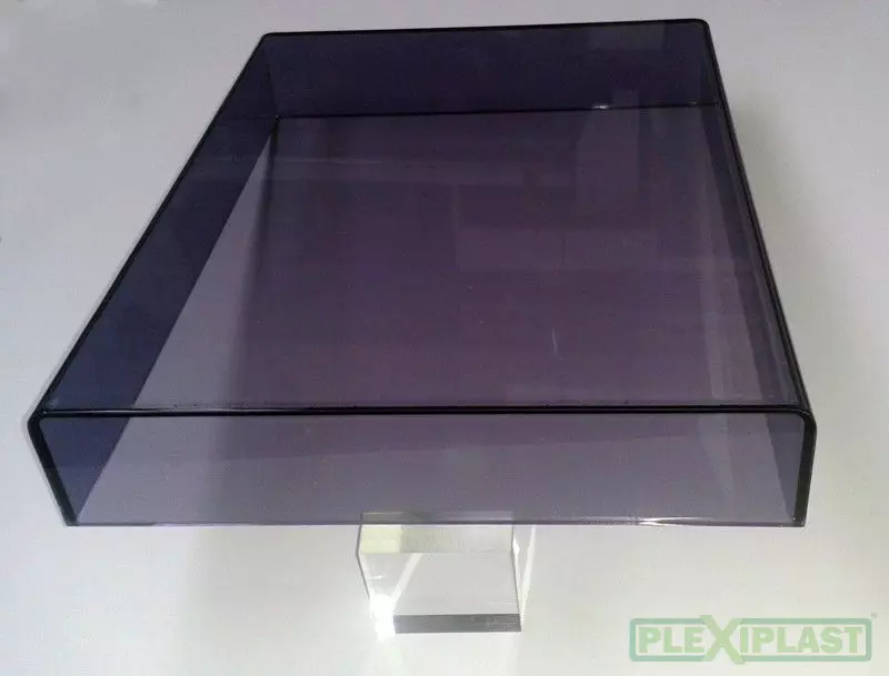 Kryt gramofonu z kouřového plexiskla