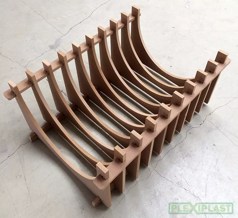 Frézovaný přípravek z MDF