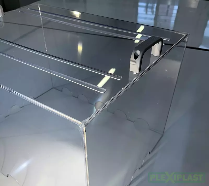 Polykarbonátový box