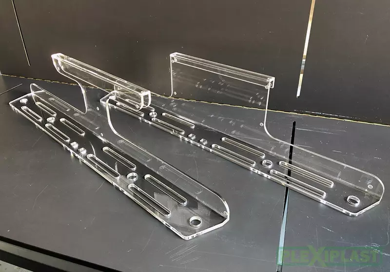 Plastic bathroom shelve