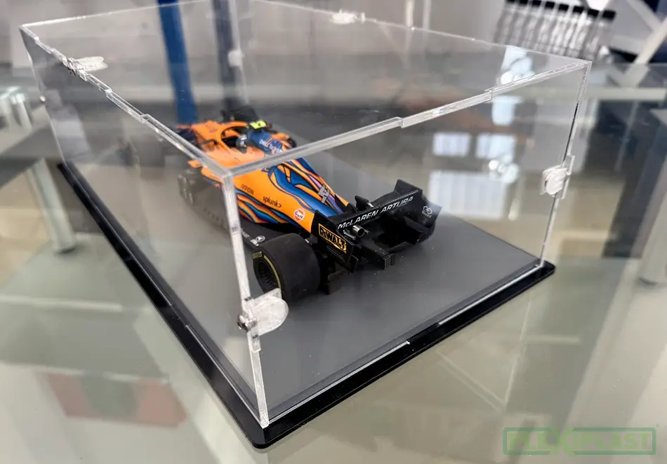 Provedení plexi šroubovaného boxu