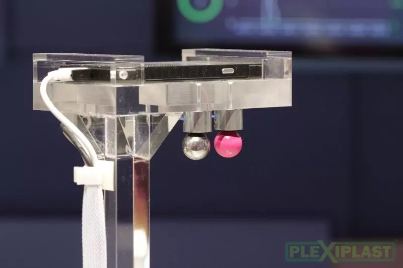 Detail of extended 'head' of robotic device