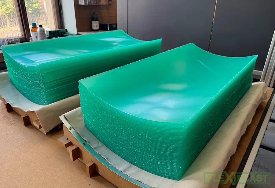 Zelená fólie na čirém plexiskle XT