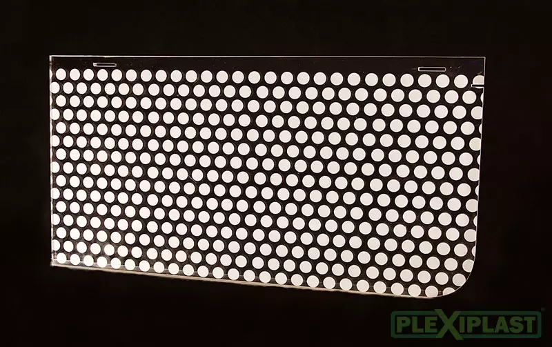 Plošné gravírování laserem na čirém plexiskle