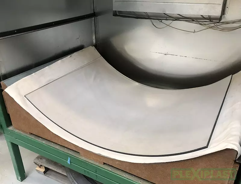 Průběh plošného ohýbání