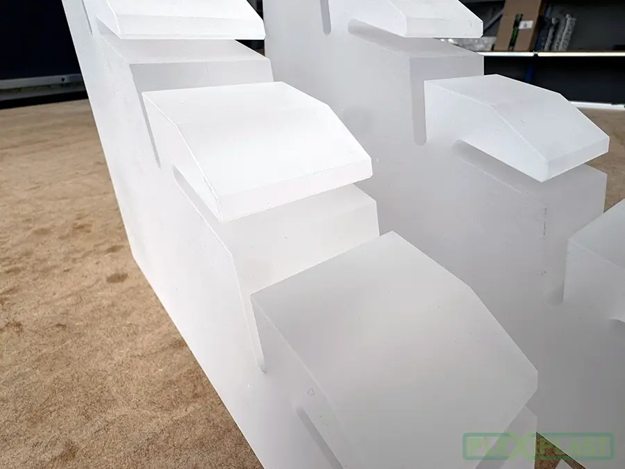 Plexisklový blok zmatněný pískováním