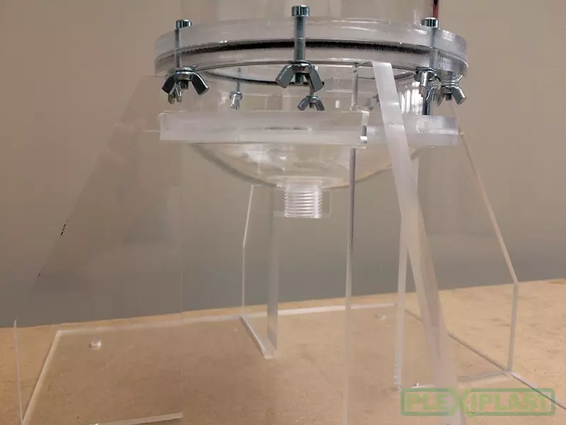 Ukázka výrobku z plexisklové trubky